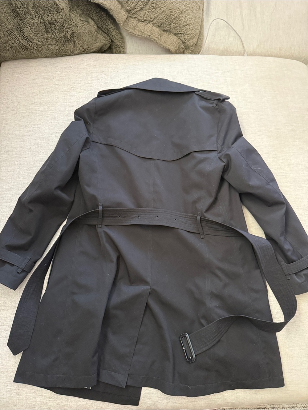 Burberry Women’s Black Double-Breasted Trench Coat - Picture 7 of 11